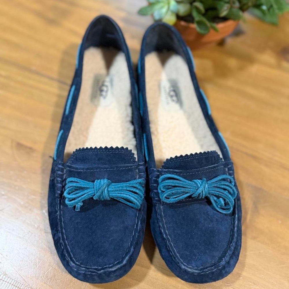 UGG Dakota Navy Suede Sheepskin Moccasin Loafers Women's Size 8 Cozy Slippers